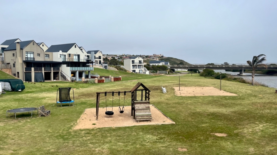 3 Bedroom Property for Sale in Hartenbos Heuwels Western Cape